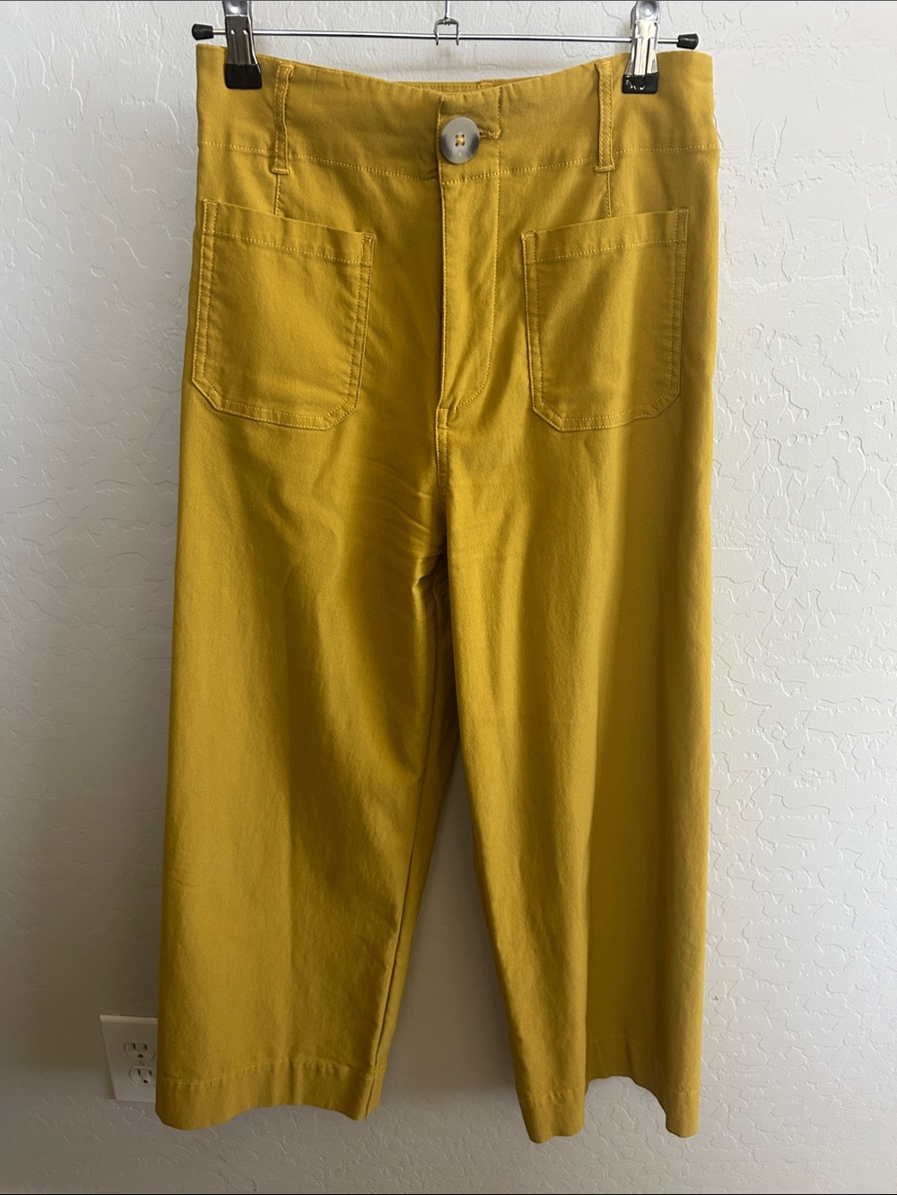 Women’s Cropped Wide-Leg Pants in Mustard Yellow